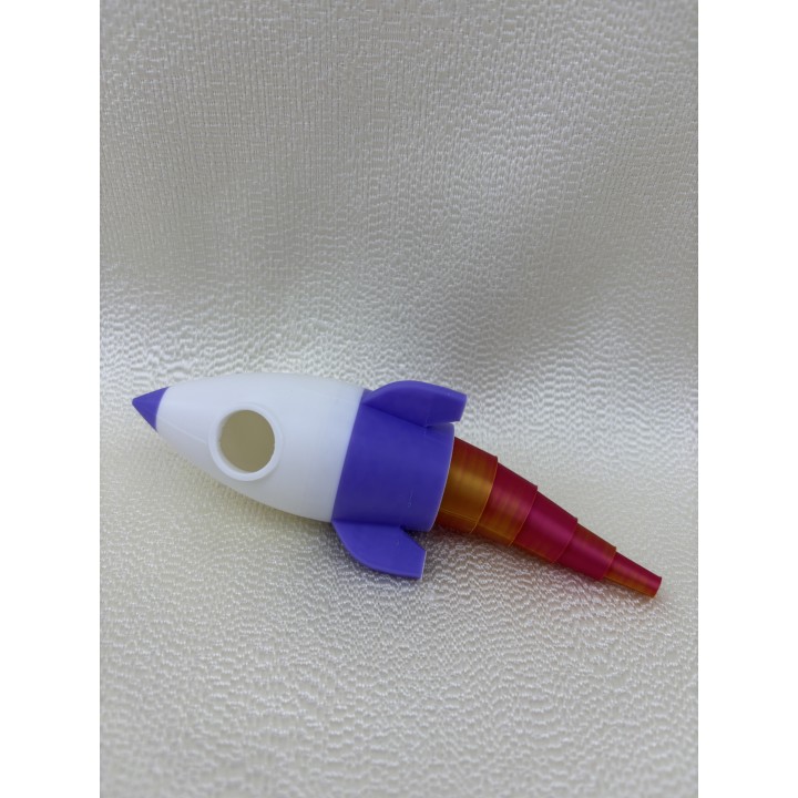 Rakieta kosmiczna z ruchomym ogniem - model